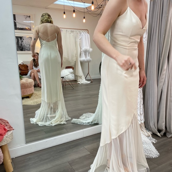 Wedding Dress - Picture 2 of 2